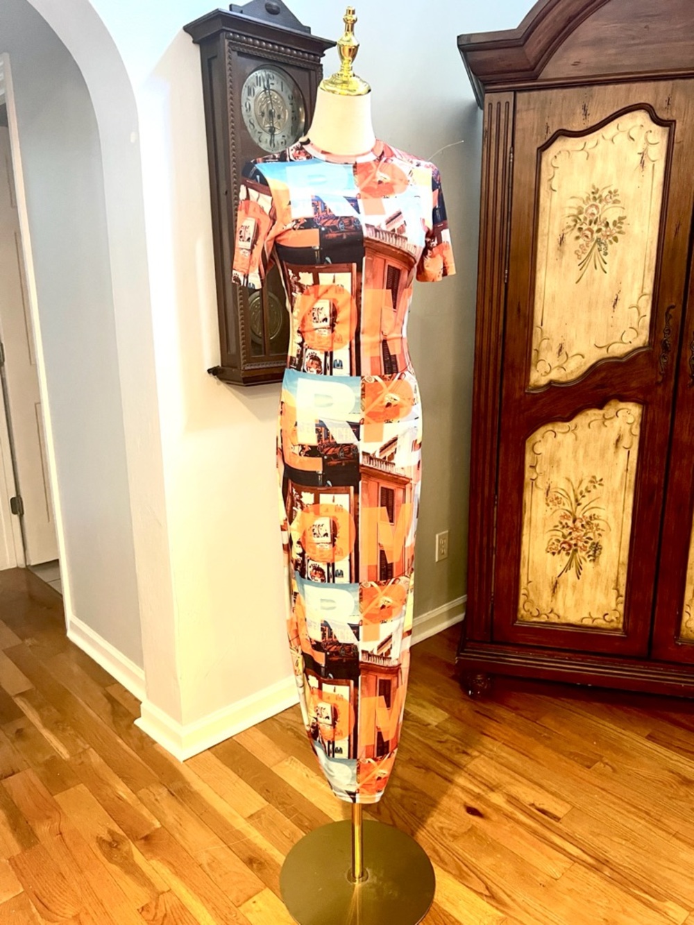 Peppermayo Graphic Print Bodycon Maxi Dress Cityscape Typography Stretch,Size 4 - Picture 8 of 12